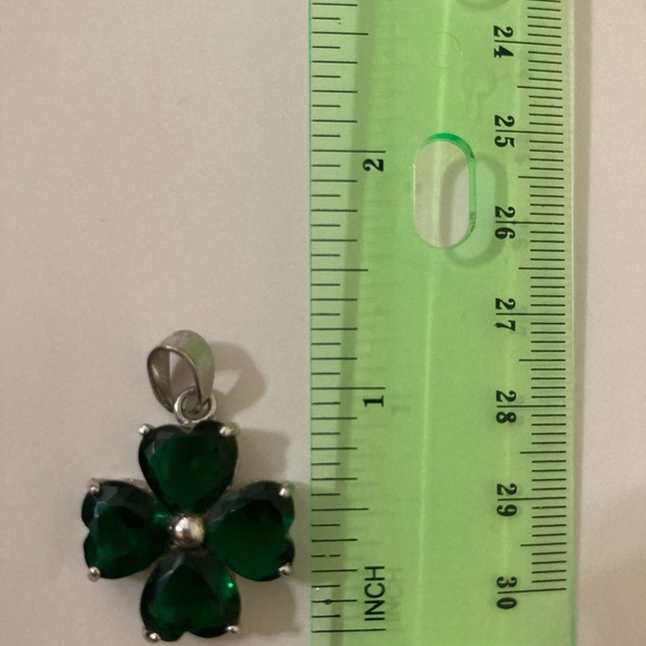18K Gold Filled Silver Clover Leaf Pendant With Simulated Green Stones - Picture 4 of 5
